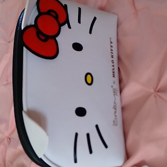 The Creme Shop hello kitty bag cosmetic! Viral tik tok - Picture 2 of 3